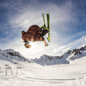 开云官网-多重窗口期的体育狂飙，从CBA到英超的战术博弈与爆发，窗口期双线狂飙，CBA与英超的战术对决